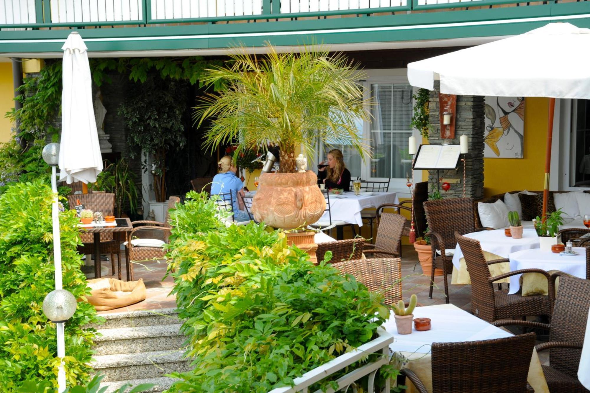 Villa Desiree - Hotel Garni - Adults Only Villach Exterior foto